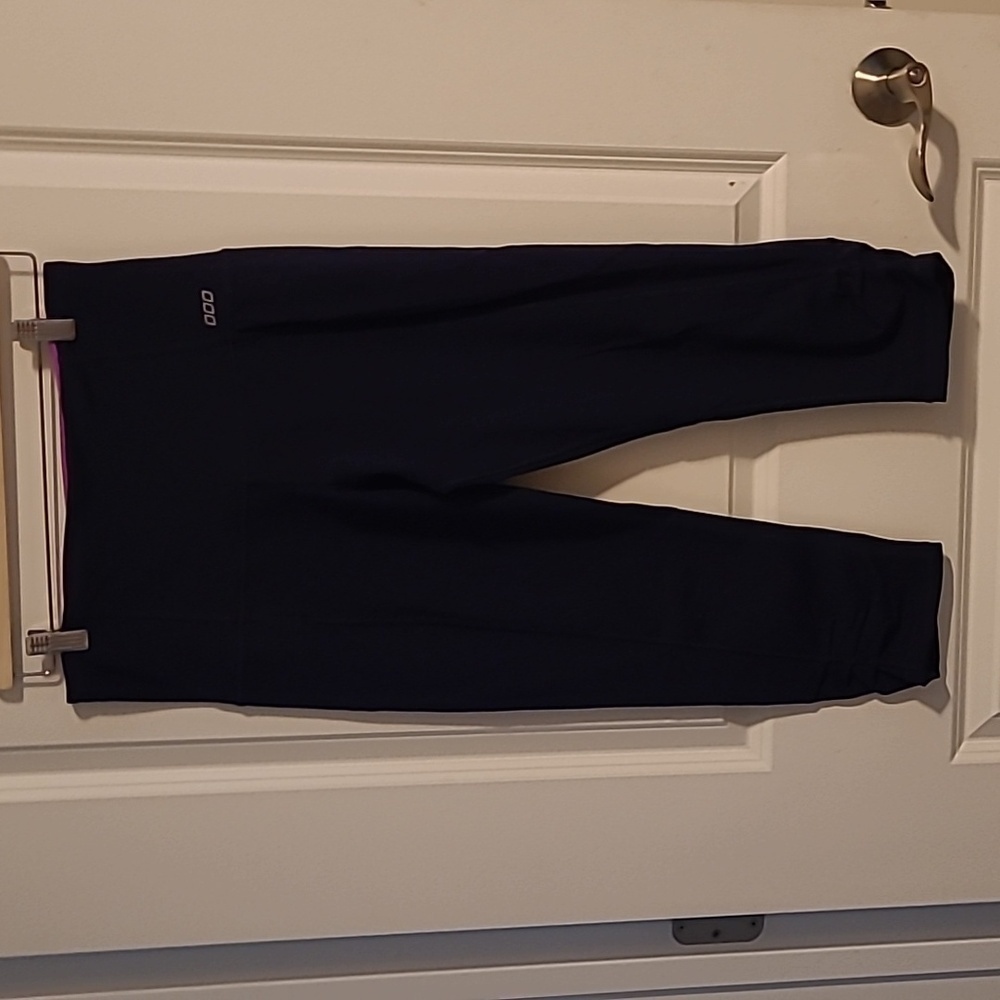 Lorna Jane high rise crops